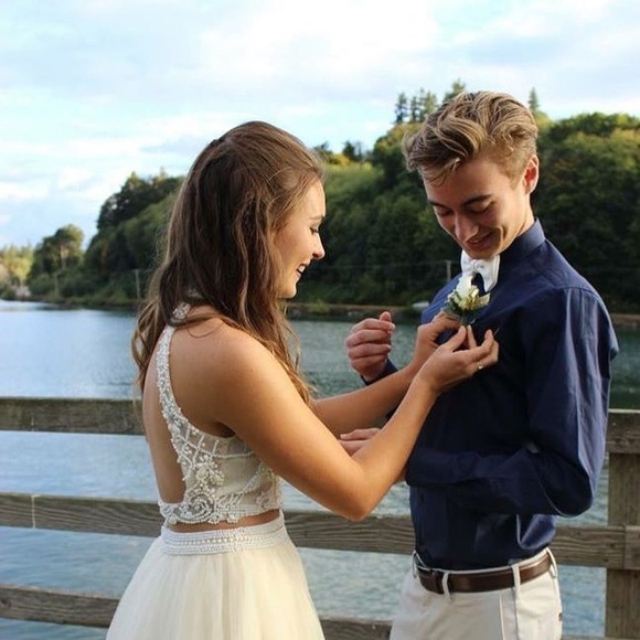 Homecoming dress (2 piece) - Picture 5 of 7